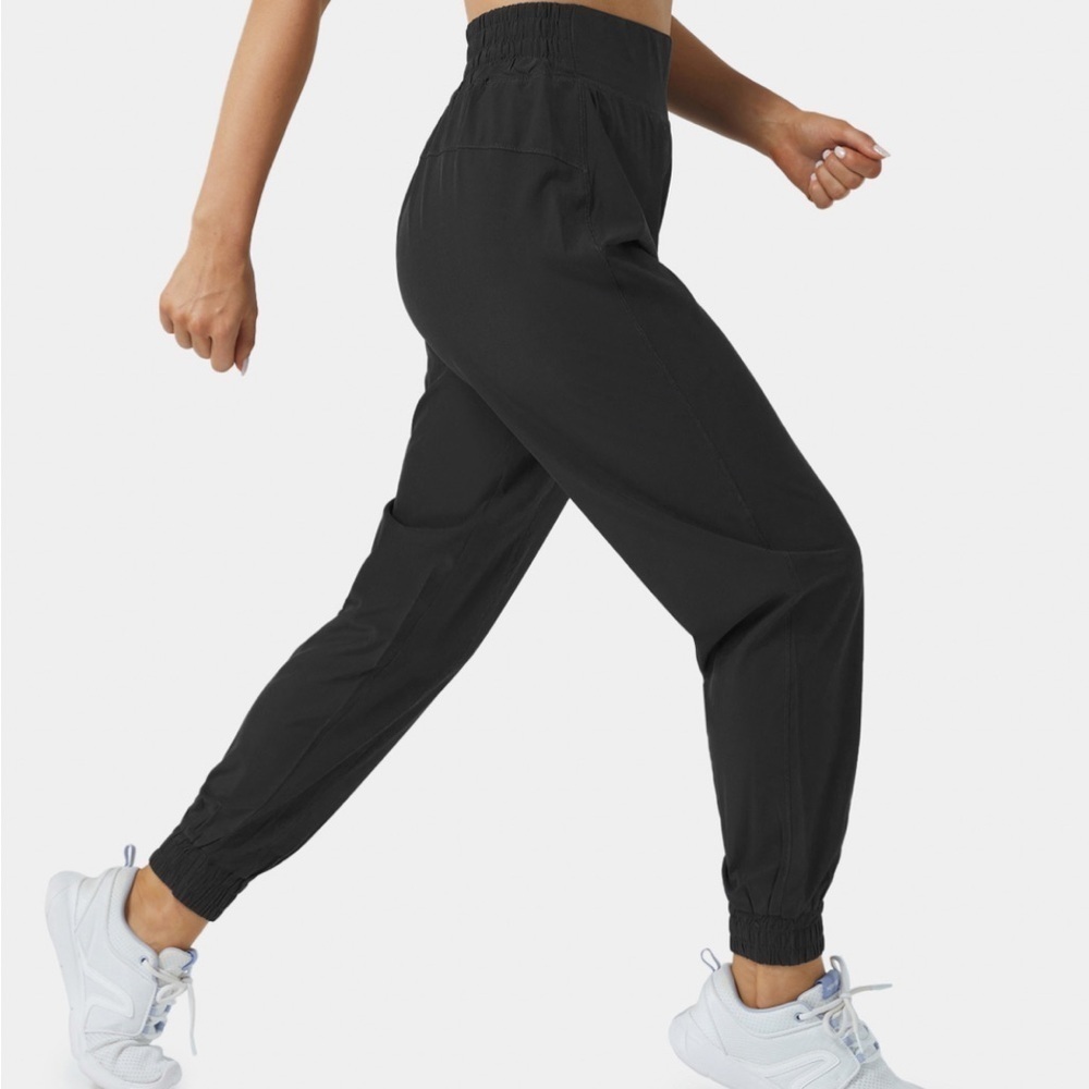 NWT Halara black  high waisted elastic waistband hiking jogger size xs petite - Picture 2 of 4